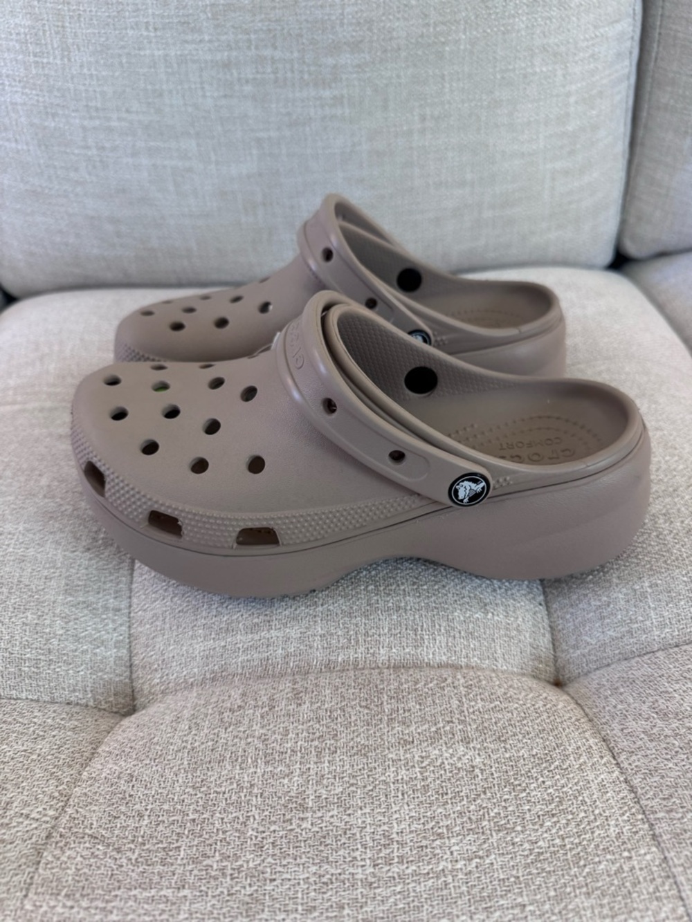 Crocs Classic Platform Clog Taupe Women’s 8 Elevated Comfort Casual